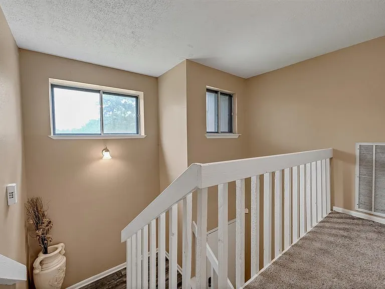10139 Fernstone Ln — Photo 12