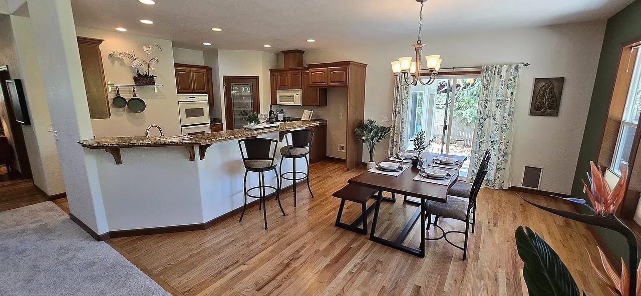4 bed, 2334 sqft, $850 — Photo 1