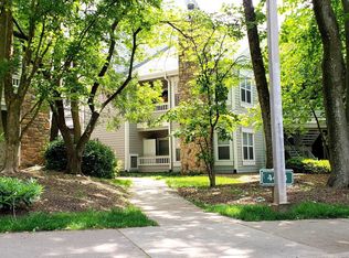 4408 Helmsford Ln APT 104, Fairfax, VA 22033