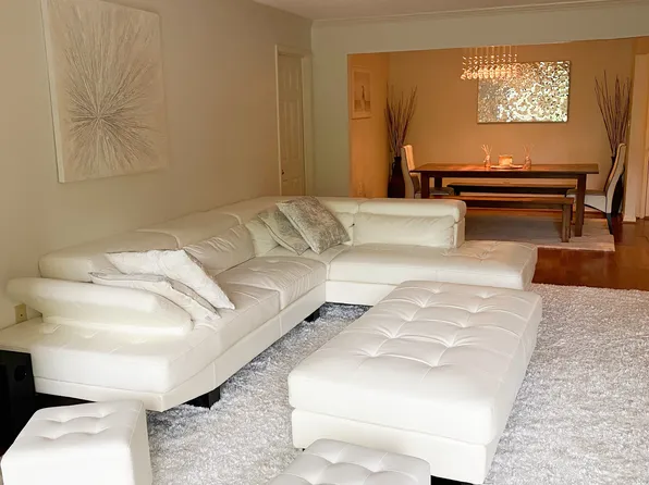 27301 Plantation Dr, Atlanta, GA 30324