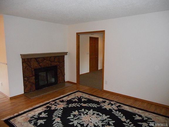 3rd image of 1914 Hill Pl