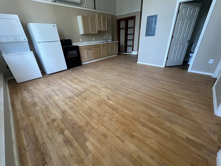 411 Clayton St — Photo 23