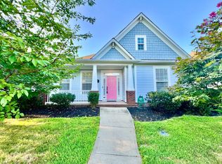 1205 Gainsborough Dr, Matthews, NC 28104