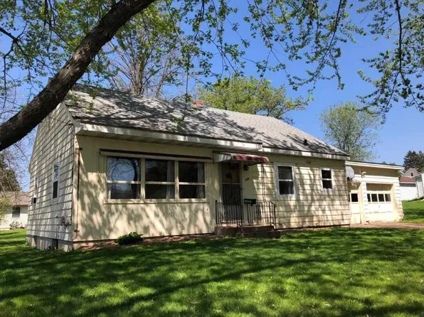 109 W 18th St, Neillsville, WI 54456