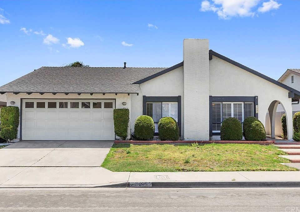 2nd image of 3456 Fuchsia St