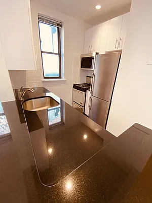 Rented by Metropolis Real Estate of Manhattan | media 26