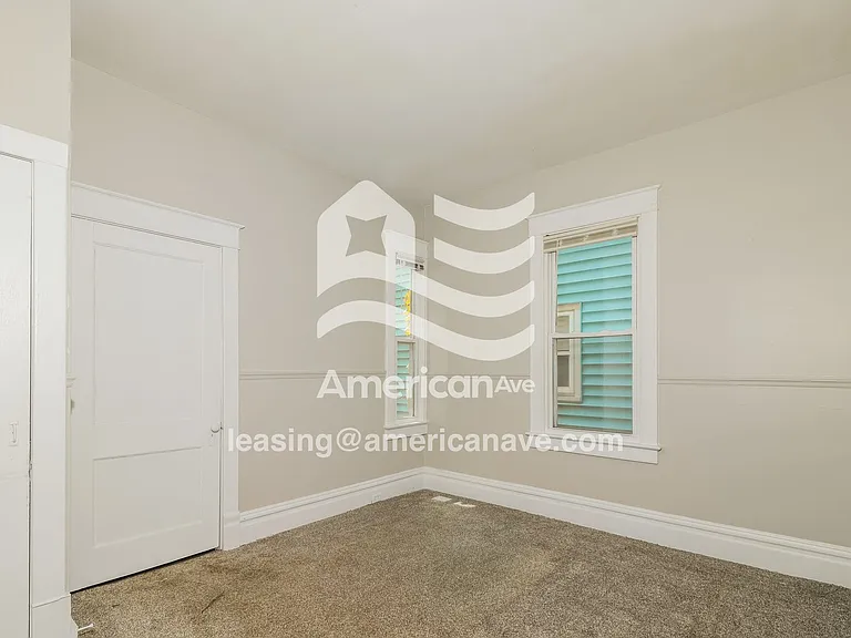 1610235_007_main_bedroom_8.jpg