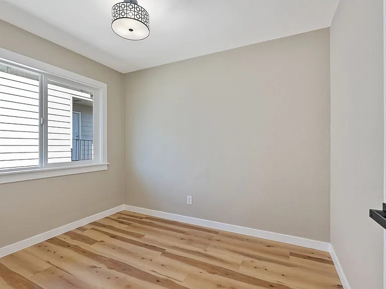 Sandy Terrace Apartments — Photo 65