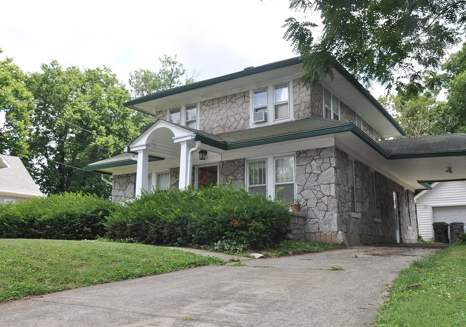 Pre-Leasing Now for Fall Semester 2026 — Photo 2
