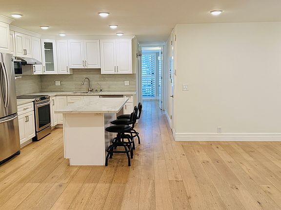 3rd image of 7811 Eads Ave Unit 204
