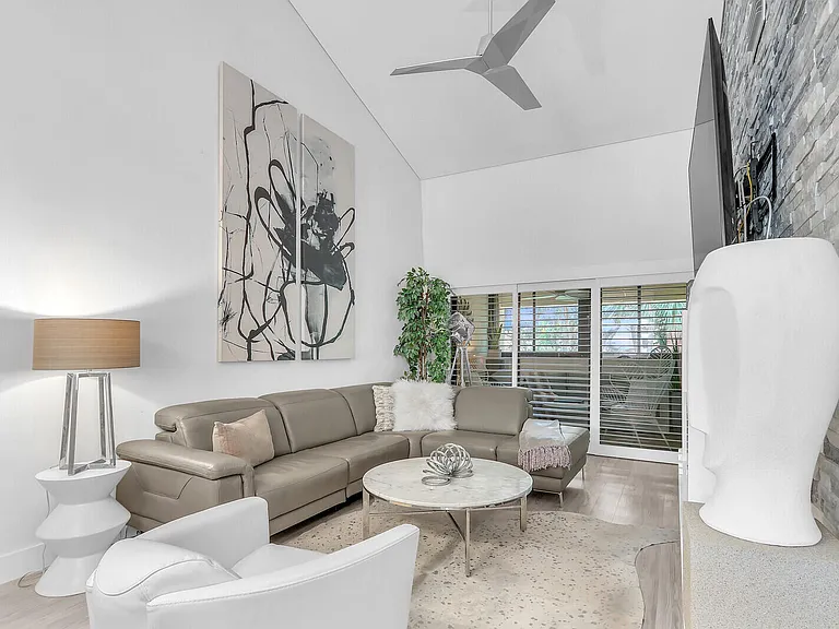 204 Sea Oats Dr #F — Photo 6