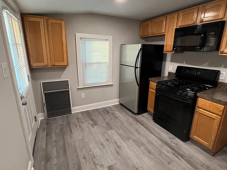 30 Spruce Ave #A — Photo 17