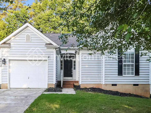 8612 Warwick Crest Ln, Charlotte, NC