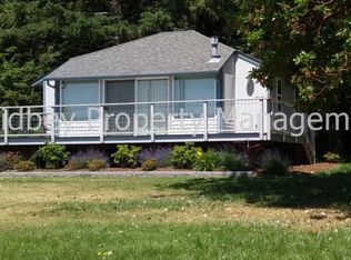 469 La Bella Vista Way, Freeland, WA 98249