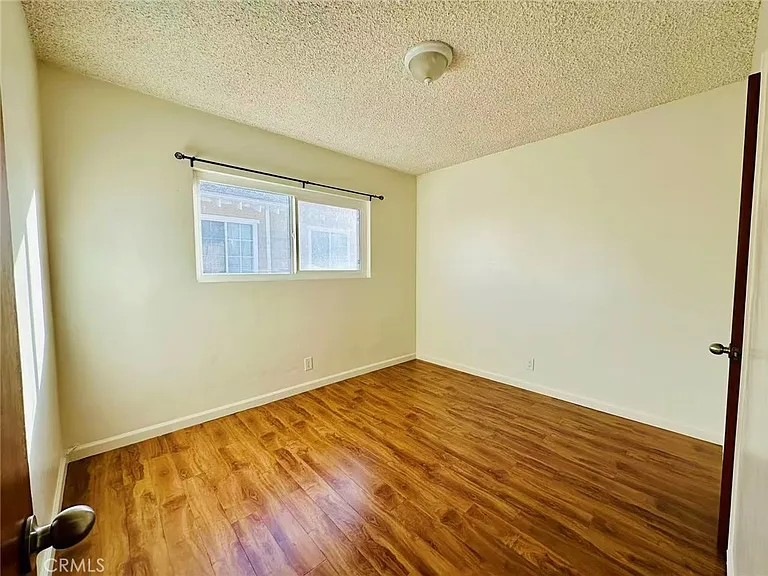 933 N Alameda Ave #6 — Photo 7