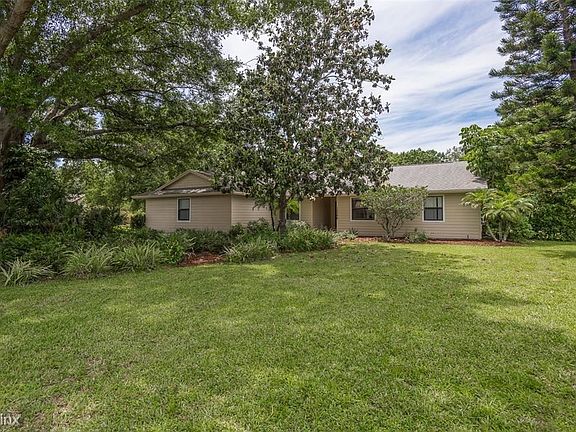 3rd image of 15206 Lake Maurine Dr