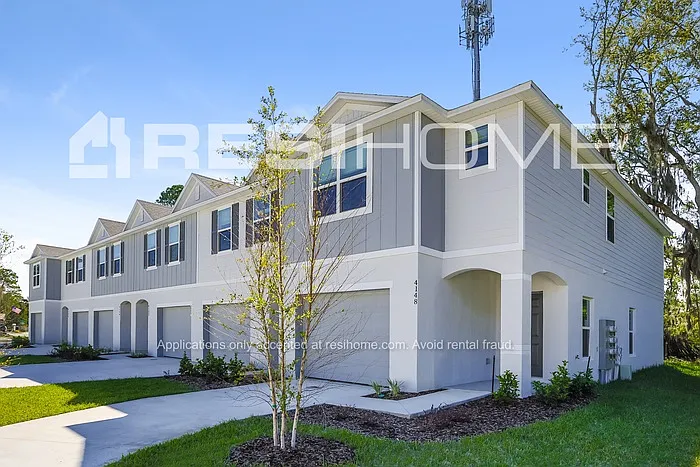 3 bed, 2.5 bath, 1694 sqft, $1,975 — Photo 2