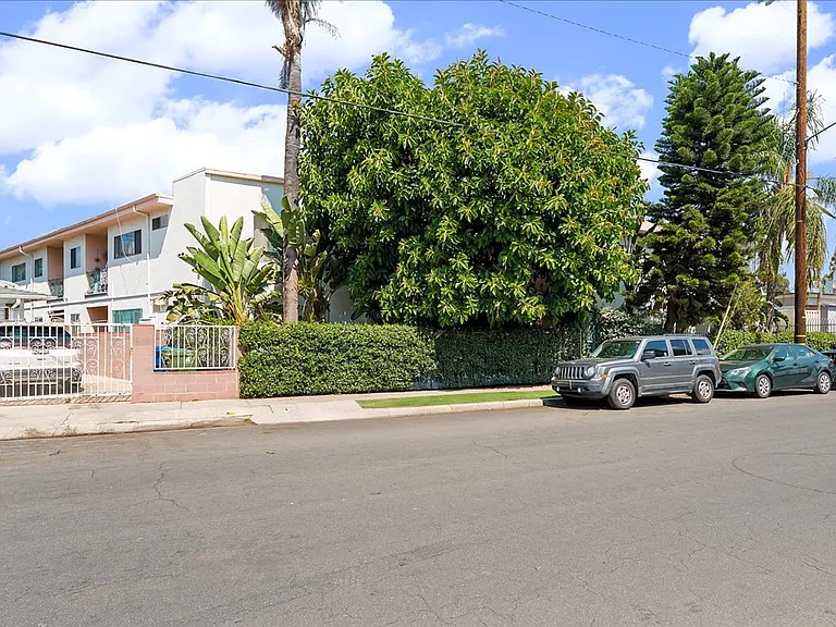 11661 Erwin St #7 — Photo 9