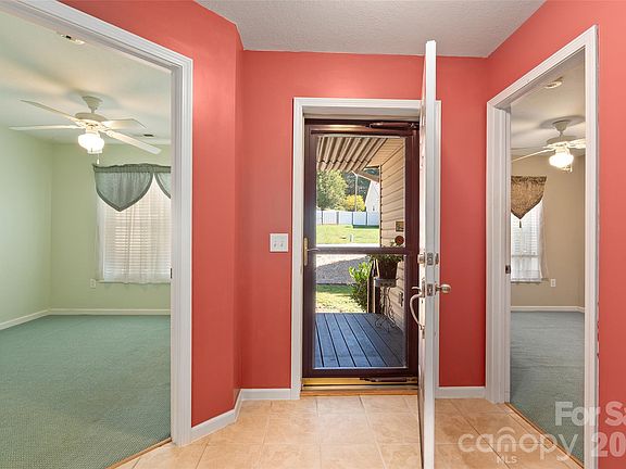 4th image of 25 Village St