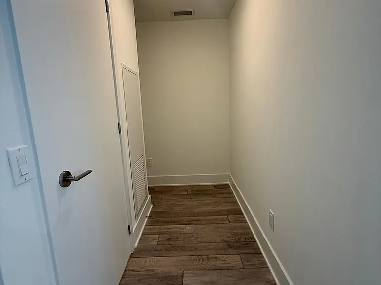 11 Yorkville Ave #2201 — Photo 16