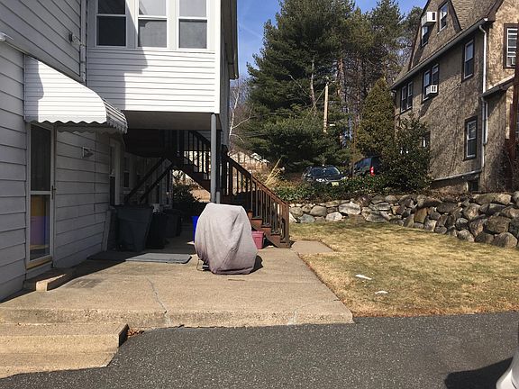 2nd image of 132 Prospect St #1R