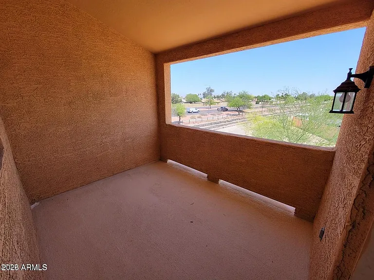 1629 E Grandview Rd — Photo 23