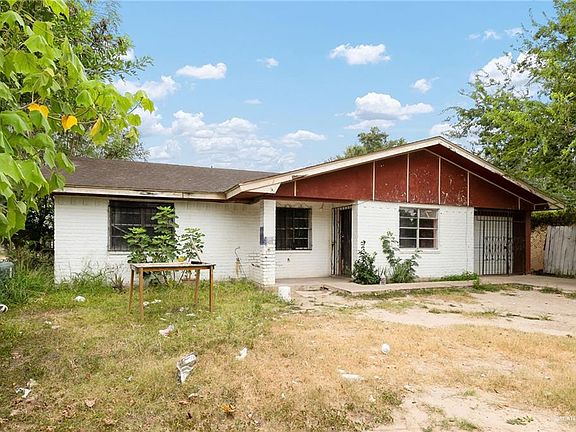 3rd image of 211 Cabana Dr