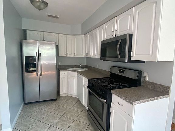 5th image of 812 New York Ave APT 1