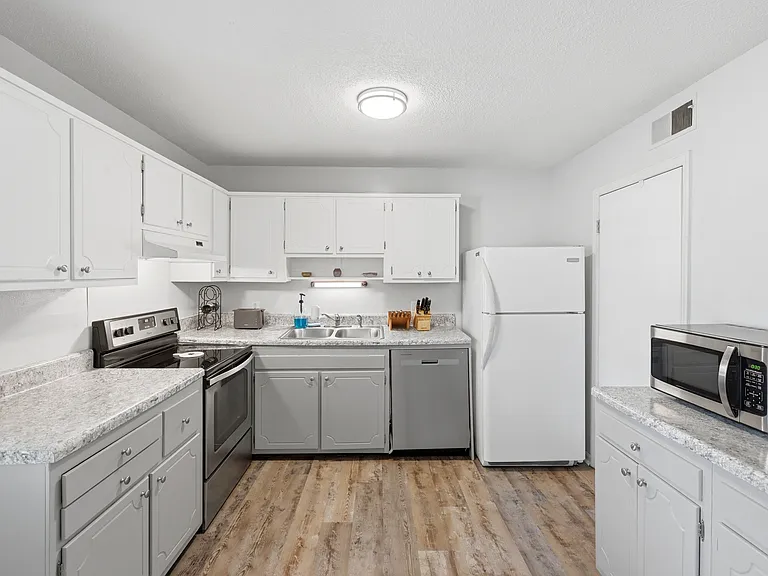 1002 Willow Dr #60 — Photo 12