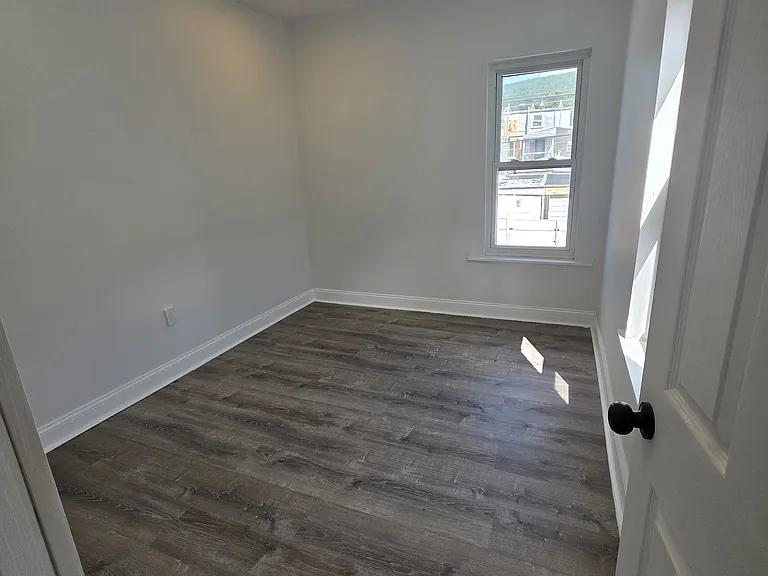 1235 N 10th St — Photo 14