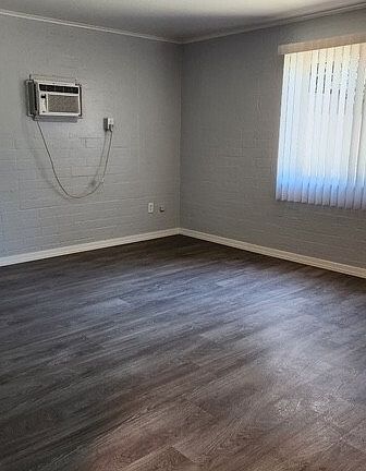5th image of 2645 W Morten Ave