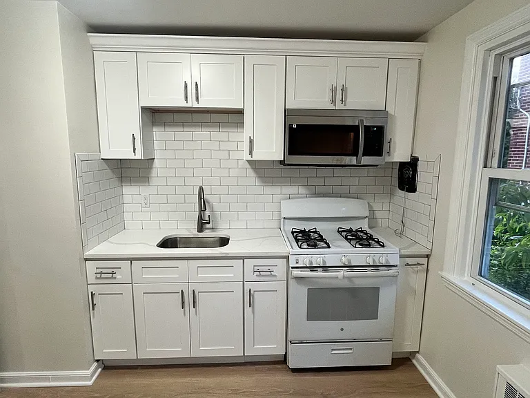 6842 Oxford Ave #1 — Photo 8