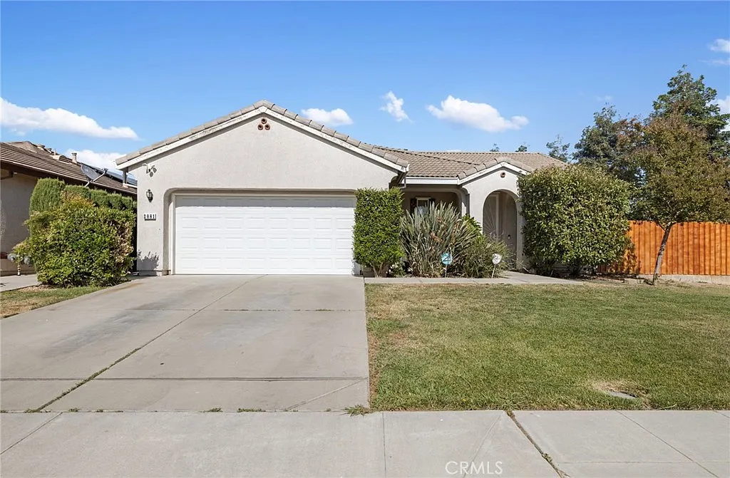 2081 Tangerine Ave photo 1