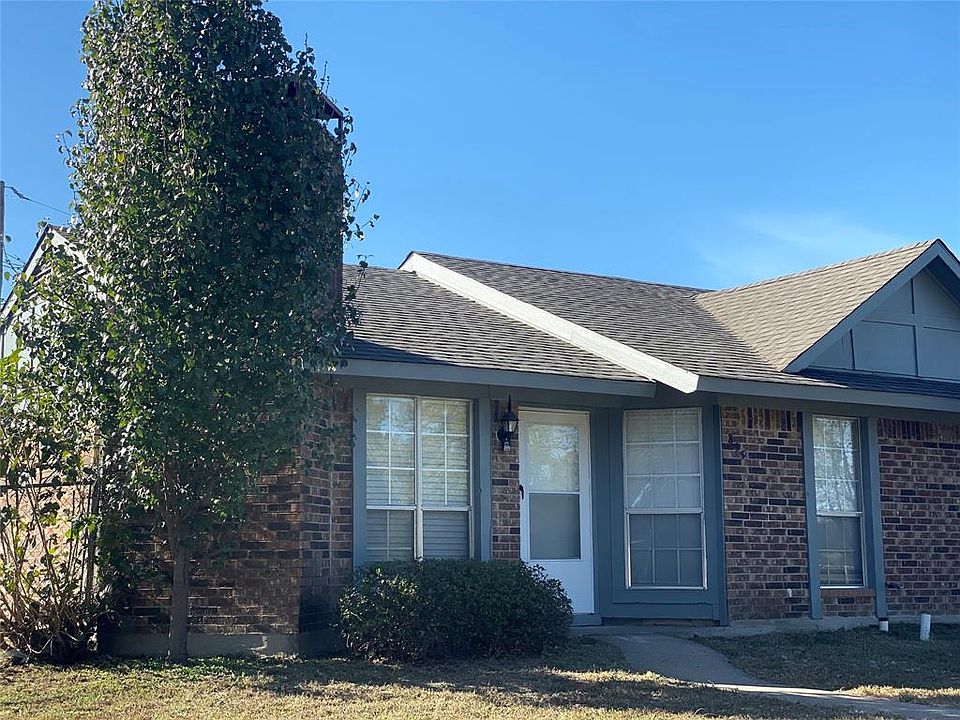 1st image of 835 Woodgreen Dr
