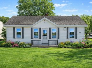 11637 Algonquin Dr, Pinckney, MI 48169