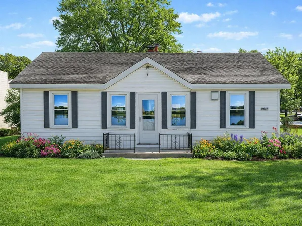 11637 Algonquin Dr, Pinckney, MI 48169