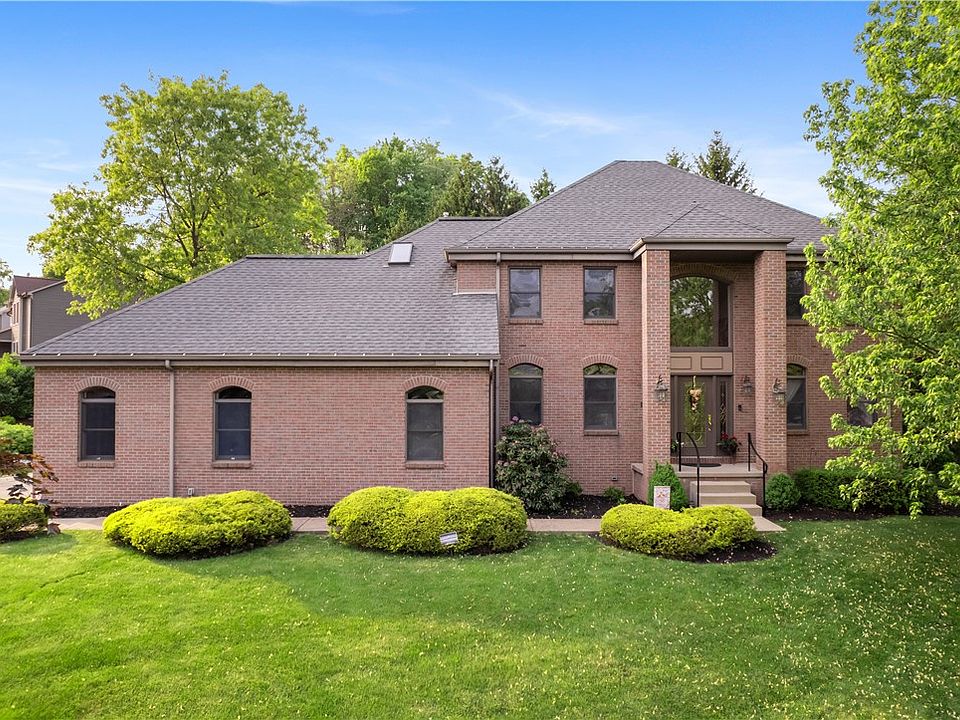 1st image of 300 Cloverdale Dr