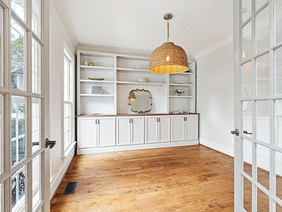 3rd image of 7201 Sparhawk Rd