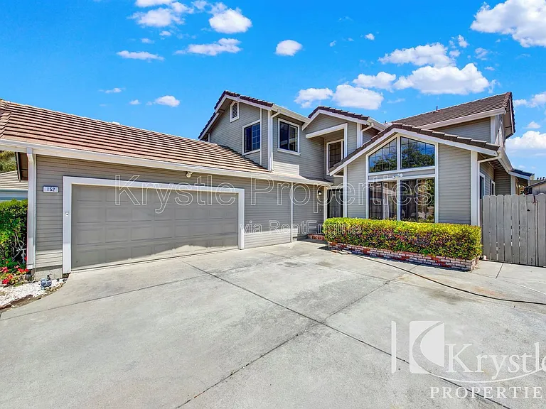 152 Chesapeake Dr — Photo 2