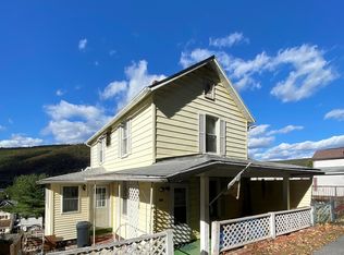 218 Clinton Ave, Renovo, PA 17764