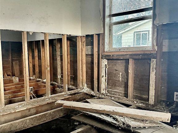 5th image of 315 Preston Avenue