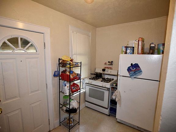 4th image of 1525 College Ave NE