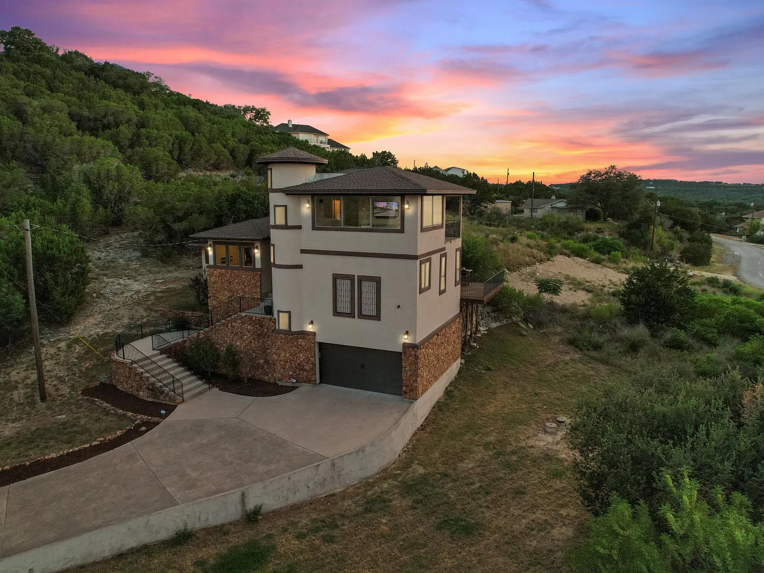 4 bed, 2708 sqft, $4,500 — Photo 3