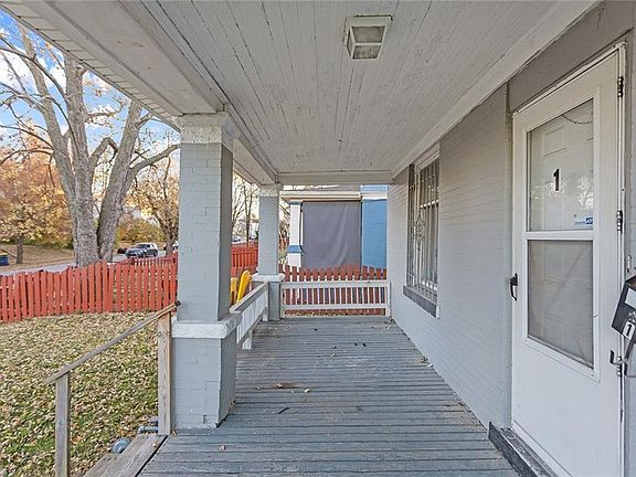 4th image of 3914 Warwick Blvd