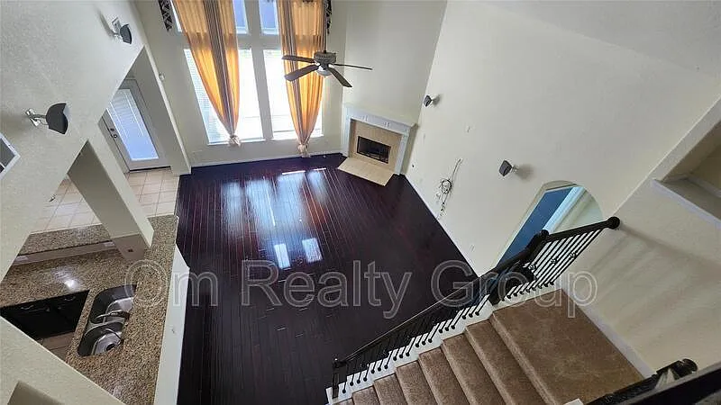 5 bed, 3.5 bath, 3483 sqft, $3,295 — Photo 4