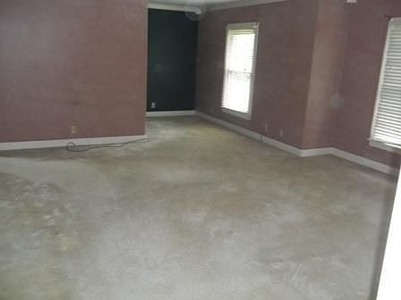 3rd image of 1035 Stirlingshire Dr