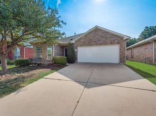 5832 Center Ridge Dr, Fort Worth, TX 76131