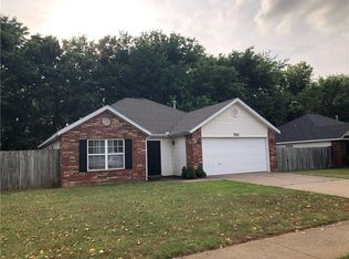 702 Crystal St, Lowell, AR 72745