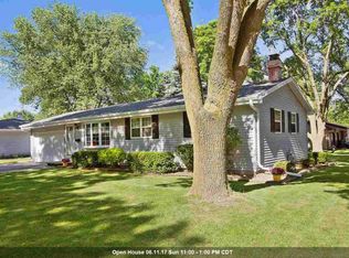 1073 Pennings Ave, De Pere, WI 54115