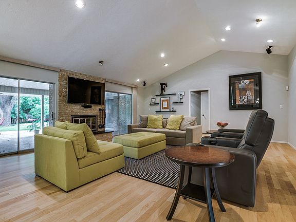 5th image of 6020 Preston Creek Dr